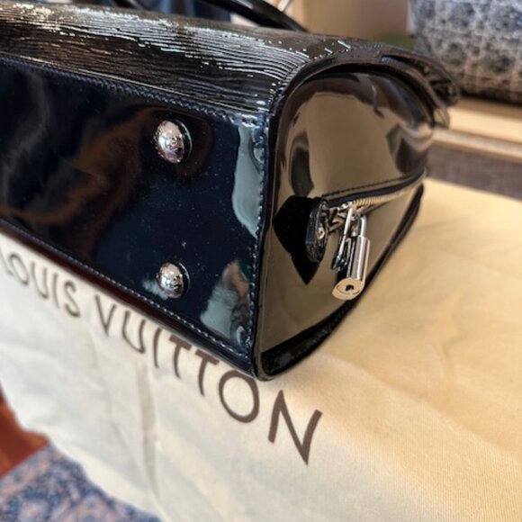 Louis Vuitton Black Epi Leather Pont Neuf GM - Picture 10 of 12